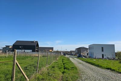 Teren Construcții intravilan de 450 mp, în Lazu - 4