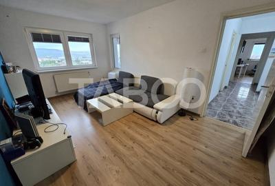 Apartament decomandat 3 camere balcon pivnita lift Vasile Aaron Sibiu - 2
