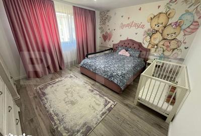 Casă cu 5 camere cu Teren 604 Mp în Răzvad - 1
