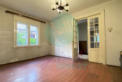 Apartament cu 3 camere nedecomandat în Decebal