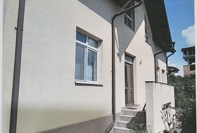 Casă cu 4 camere cu Teren 394 Mp în Central - 8