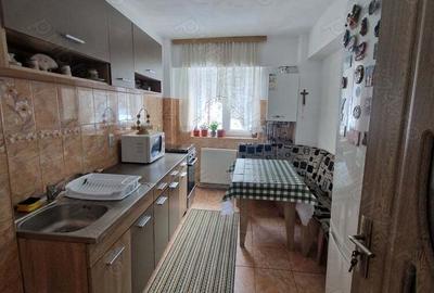 De vanzare apartament 2 camere semidecomandat Azuga De vanzare apartament 2 camere semidecomandat Azuga - 2