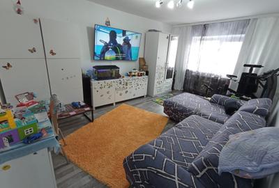 Apartament cu 3 camere decomandat, mobilat în Cug