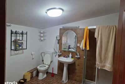 Casă cu 4 camere cu Teren 1348 Mp în Central - 9