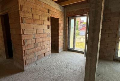 Casă cu 3 camere cu Teren 400 Mp în Corunca - 2