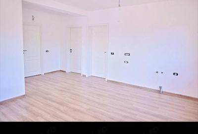Casă cu Teren 400 Mp în Corbu - 2
