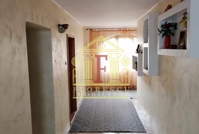 Casă individuală cu 7 camere cu Canalizare în Tătărași - 4