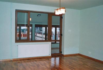 Casă individuală cu 5 camere cu Canalizare în Ultracentral - 2