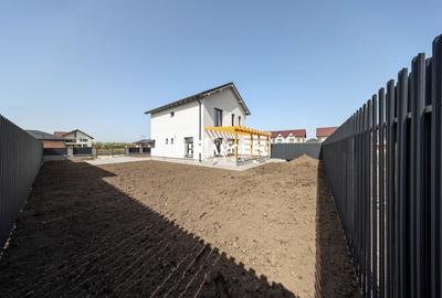 Casă individuală cu 5 camere cu Canalizare în Stupini - 3