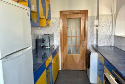 Apartament cu 3 camere semidecomandat, mobilat în George Enescu