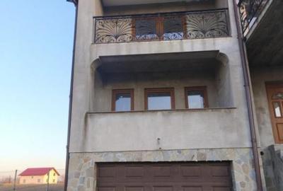 Casa finisata, teren 2500mp, Marginea - 25