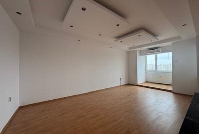 Apartament cu 4 camere decomandat, mobilat în Decebal