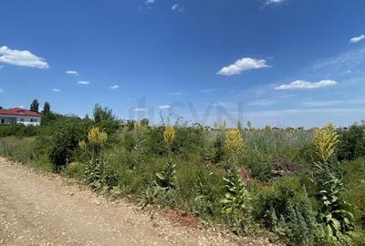 Teren agricol intravilan de 3415 mp, în Central