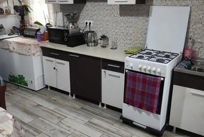 Casă cu 4 camere decomandat în Central - 1