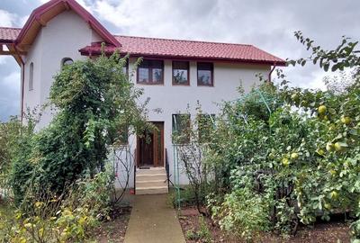 Vila individuala, teren 1070 mp, realizata in regie proprie - 1