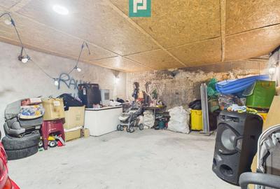 Două case, curte mare, lângă Castelul Corvinilor - 44