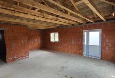 Casă cu 3 camere în Bicăcel - 1