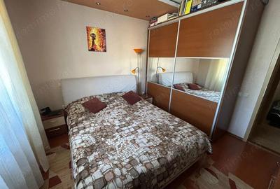 Apartament 3 camere, etaj 1 - zona Cetate - 1