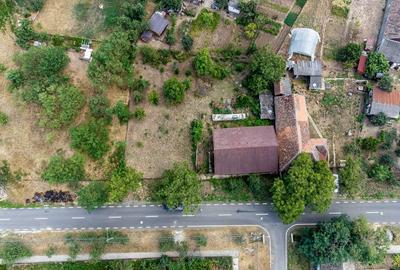 Casă cu 2 camere cu Teren 1130 Mp în Macea