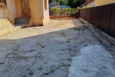 Casă cu 4 camere în Bulzești - 8
