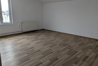 Casă individuală cu 6 camere cu Canalizare în Central - 18