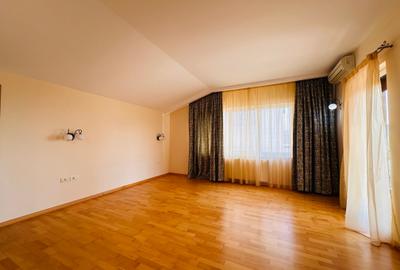 Casă cu 5 camere cu Garaj în Central - 16