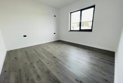 Casă cu 4 camere cu Teren 400 Mp în Țegheș - 10