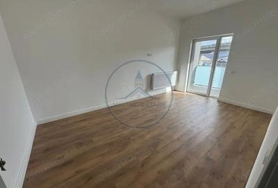 Apartament cu 3 camere decomandat în Sud - 4