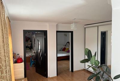 Casă cu 4 camere în Central - 2