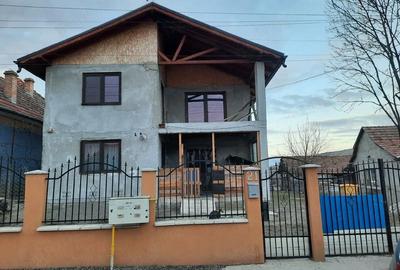 Casă cu 4 camere cu Teren 5 Mp în Exterior Vest - 3
