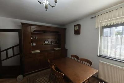 Casă cu 5 camere cu Teren 1500 Mp în Central