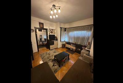 Apartament cu 2 camere semidecomandat, mobilat în P-ța Rosetti