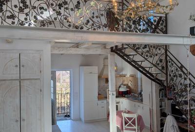 Casă cu 2 camere cu Teren 1000 Mp în Central - 1