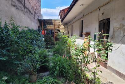 Casă cu 5 Apartamente de Vânzare – Lângă Piața Traian - 1