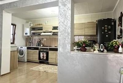 Casa Mobilata si Renovata, Situata intr-o Zona Excelenta in Navodari - 20