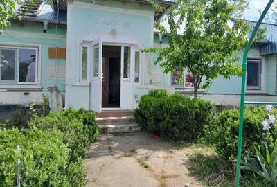 Casa de vanzare -45.000 - 2