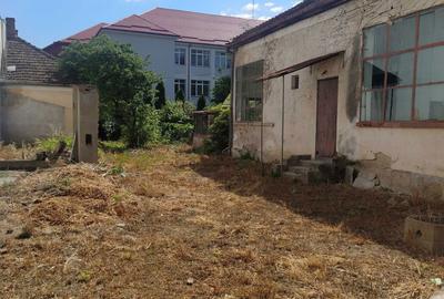 Casă cu 4 camere în Central - 6