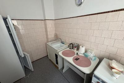 Apartament cu 3 camere decomandat, mobilat în Berceni - 38