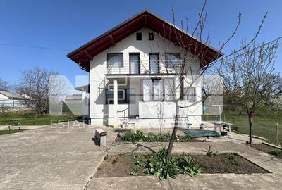 Casă cu 7 camere cu Teren 2000 Mp în Văratec