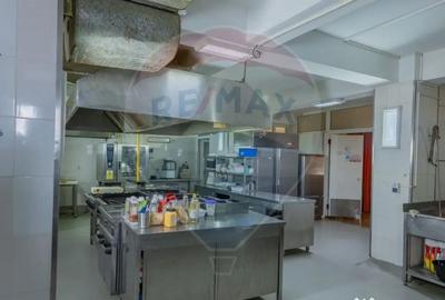 Spațiu comercial, de 2,500 mp, în Central - 3