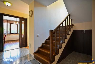 Casă cu 5 camere cu Teren 1700 Mp în Central - 4