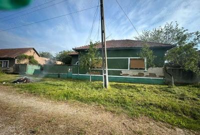 Proprietar, vand casa la sat 2100 mp - 5