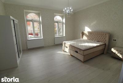 Casă cu 4 camere cu Teren 750 Mp în Central - 3