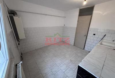Apartament cu 3 camere semidecomandat în Central - 7