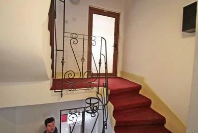 Casă cu 10 camere cu Teren 450 Mp în Stadion - 2