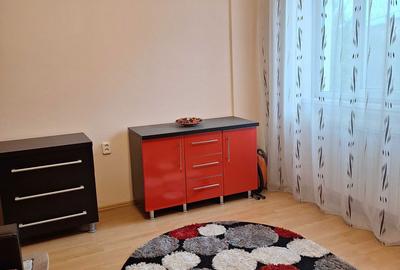 Garsonieră decomandată în Petros - 1