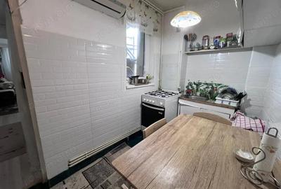 Apartament cu 2 camere decomandat în Micro 15 - 12