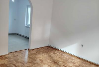 Casă cu 4 camere în Central - 4