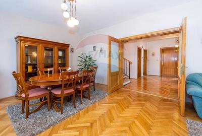 Casa eleganta in cea mai buna zona din Cristian - COMISION 0%