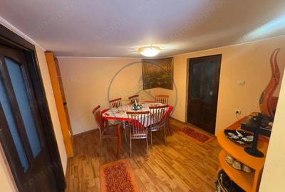 Casă cu 6 camere cu Teren 2000 Mp în Central - 3